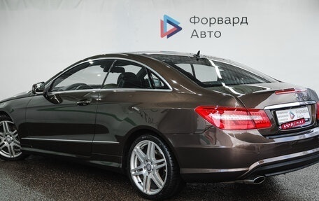 Mercedes-Benz E-Класс, 2013 год, 1 600 000 рублей, 4 фотография