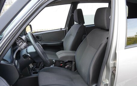 Chevrolet Niva I рестайлинг, 2017 год, 840 000 рублей, 10 фотография