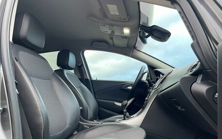 Opel Astra J, 2011 год, 647 000 рублей, 18 фотография