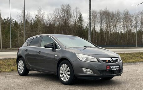 Opel Astra J, 2011 год, 647 000 рублей, 24 фотография