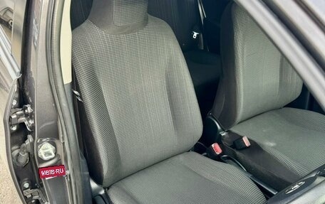 Toyota Vitz, 2019 год, 1 099 000 рублей, 18 фотография