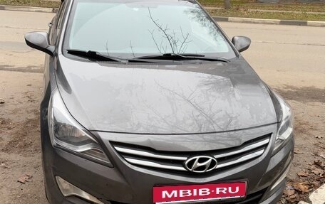 Hyundai Solaris II рестайлинг, 2016 год, 930 000 рублей, 1 фотография