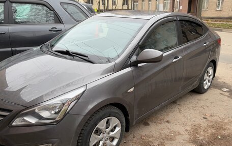 Hyundai Solaris II рестайлинг, 2016 год, 930 000 рублей, 3 фотография