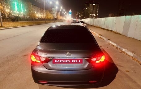 Hyundai Sonata VI, 2011 год, 1 149 000 рублей, 24 фотография