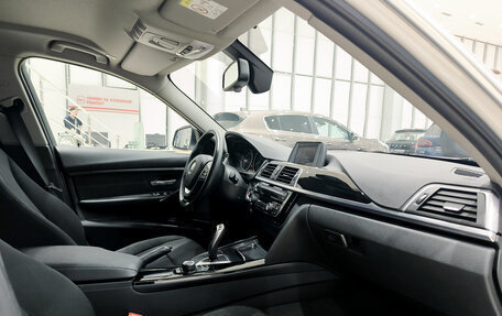 BMW 3 серия, 2017 год, 1 950 000 рублей, 11 фотография