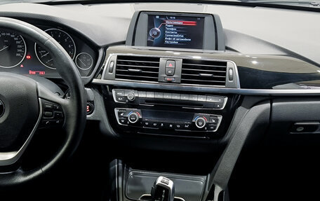 BMW 3 серия, 2017 год, 1 950 000 рублей, 15 фотография