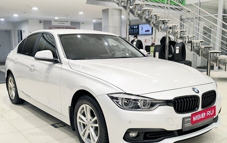 BMW 3 серия, 2017 год, 1 950 000 рублей, 3 фотография