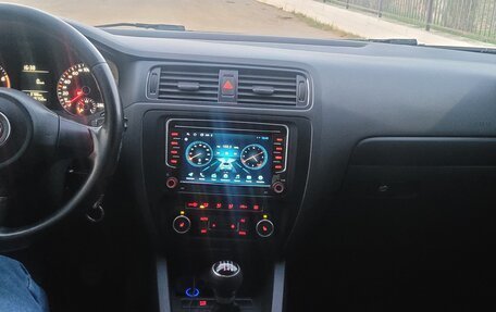 Volkswagen Jetta VI, 2011 год, 760 000 рублей, 10 фотография