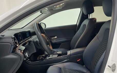 Mercedes-Benz A-Класс, 2018 год, 2 290 000 рублей, 17 фотография