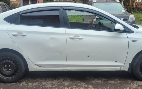 Hyundai Solaris II рестайлинг, 2018 год, 750 000 рублей, 3 фотография