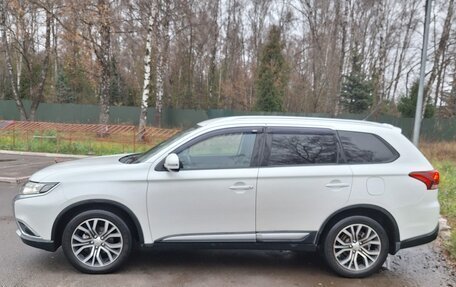 Mitsubishi Outlander III рестайлинг 3, 2015 год, 1 850 000 рублей, 8 фотография