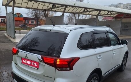 Mitsubishi Outlander III рестайлинг 3, 2015 год, 1 850 000 рублей, 6 фотография