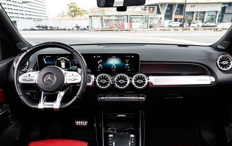 Mercedes-Benz GLB AMG, 2022 год, 7 121 432 рублей, 6 фотография