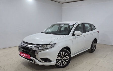 Mitsubishi Outlander III рестайлинг 3, 2022 год, 3 000 000 рублей, 1 фотография
