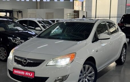 Opel Astra J, 2010 год, 699 000 рублей, 1 фотография