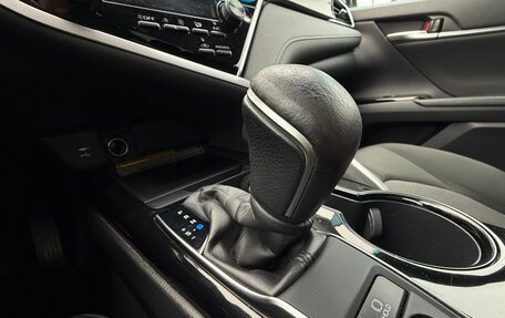 Toyota Camry, 2019 год, 2 650 000 рублей, 16 фотография