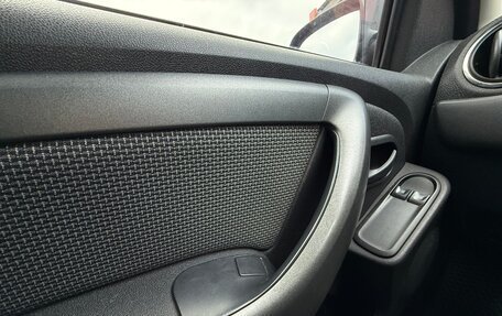 Renault Duster I рестайлинг, 2017 год, 1 329 000 рублей, 14 фотография