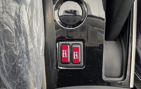 Mitsubishi Outlander III рестайлинг 3, 2022 год, 3 000 000 рублей, 20 фотография