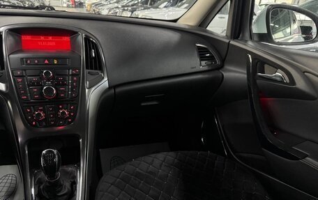 Opel Astra J, 2010 год, 699 000 рублей, 11 фотография