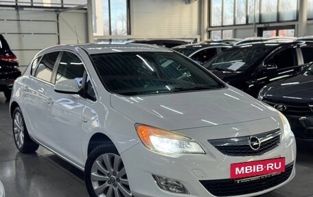 Opel Astra J, 2010 год, 699 000 рублей, 3 фотография