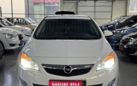 Opel Astra J, 2010 год, 699 000 рублей, 2 фотография