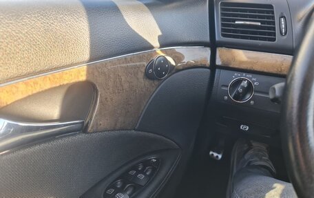 Mercedes-Benz E-Класс, 2006 год, 990 000 рублей, 9 фотография