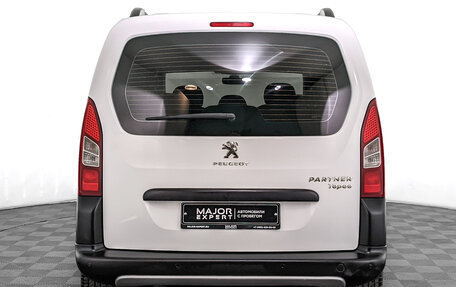 Peugeot Partner II рестайлинг 2, 2017 год, 1 420 000 рублей, 6 фотография