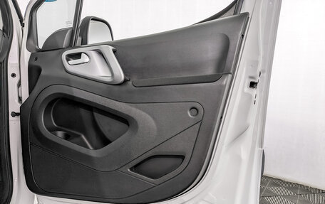 Peugeot Partner II рестайлинг 2, 2017 год, 1 420 000 рублей, 26 фотография