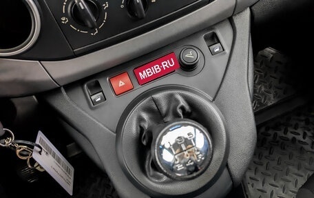 Peugeot Partner II рестайлинг 2, 2017 год, 1 420 000 рублей, 27 фотография