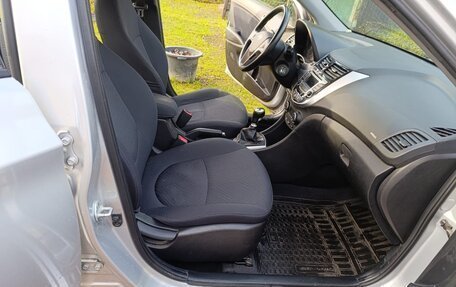 Hyundai Solaris II рестайлинг, 2015 год, 950 000 рублей, 9 фотография