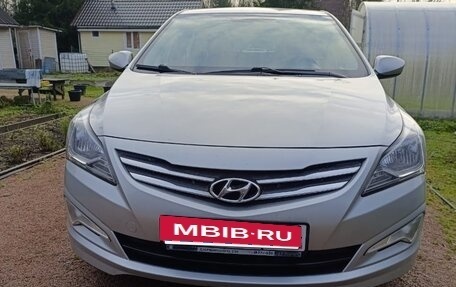 Hyundai Solaris II рестайлинг, 2015 год, 950 000 рублей, 3 фотография