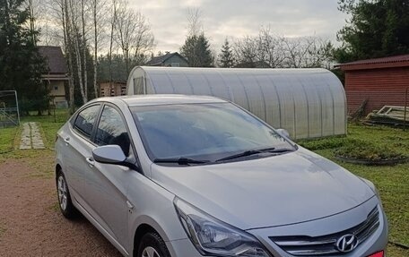 Hyundai Solaris II рестайлинг, 2015 год, 950 000 рублей, 5 фотография