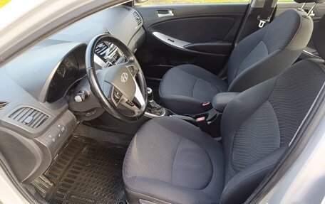 Hyundai Solaris II рестайлинг, 2015 год, 950 000 рублей, 12 фотография