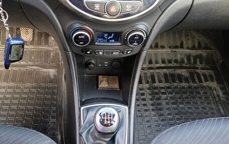 Hyundai Solaris II рестайлинг, 2015 год, 950 000 рублей, 19 фотография