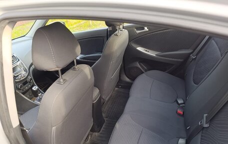 Hyundai Solaris II рестайлинг, 2015 год, 950 000 рублей, 14 фотография