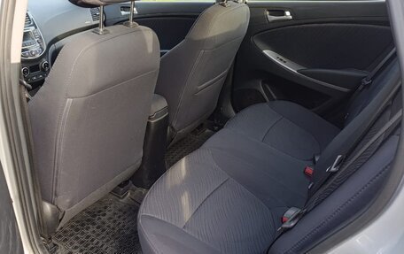 Hyundai Solaris II рестайлинг, 2015 год, 950 000 рублей, 13 фотография