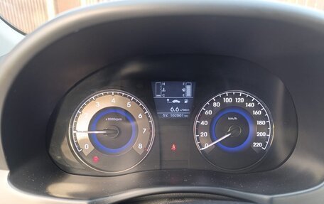 Hyundai Solaris II рестайлинг, 2015 год, 950 000 рублей, 16 фотография