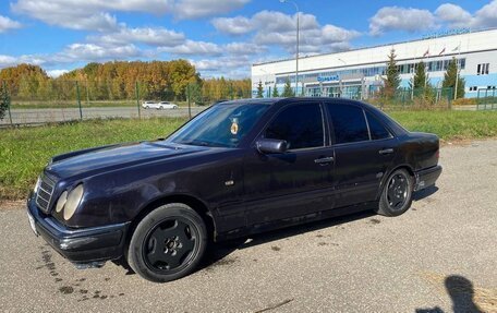 Mercedes-Benz E-Класс, 1996 год, 196 000 рублей, 4 фотография