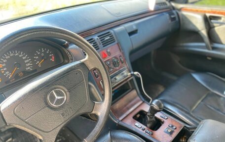 Mercedes-Benz E-Класс, 1996 год, 196 000 рублей, 9 фотография