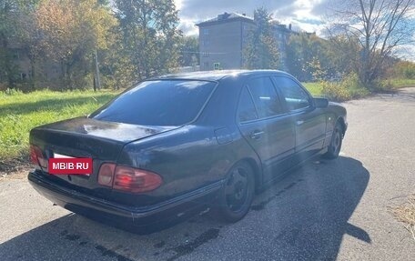 Mercedes-Benz E-Класс, 1996 год, 196 000 рублей, 5 фотография