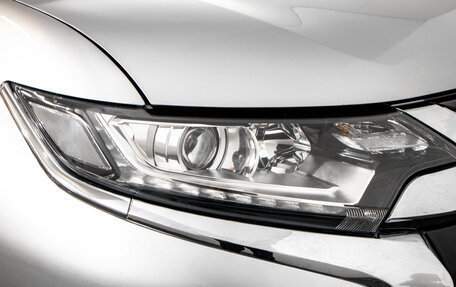 Mitsubishi Outlander III рестайлинг 3, 2015 год, 2 699 000 рублей, 9 фотография