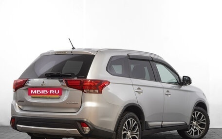 Mitsubishi Outlander III рестайлинг 3, 2015 год, 2 699 000 рублей, 5 фотография