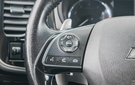 Mitsubishi Outlander III рестайлинг 3, 2015 год, 2 699 000 рублей, 18 фотография