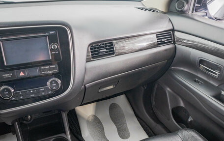 Mitsubishi Outlander III рестайлинг 3, 2015 год, 2 699 000 рублей, 27 фотография