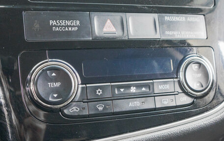 Mitsubishi Outlander III рестайлинг 3, 2015 год, 2 699 000 рублей, 24 фотография