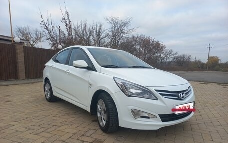 Hyundai Solaris II рестайлинг, 2015 год, 1 330 000 рублей, 2 фотография