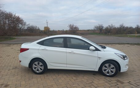 Hyundai Solaris II рестайлинг, 2015 год, 1 330 000 рублей, 4 фотография