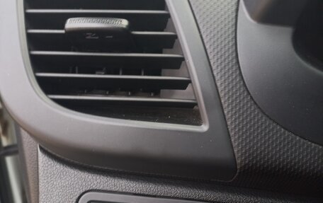 Hyundai Solaris II рестайлинг, 2015 год, 1 330 000 рублей, 19 фотография