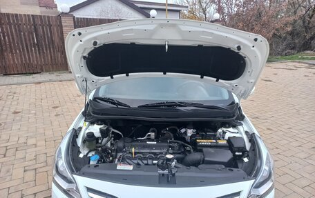 Hyundai Solaris II рестайлинг, 2015 год, 1 330 000 рублей, 14 фотография