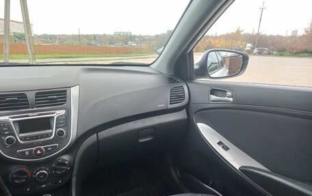 Hyundai Solaris II рестайлинг, 2015 год, 1 330 000 рублей, 18 фотография